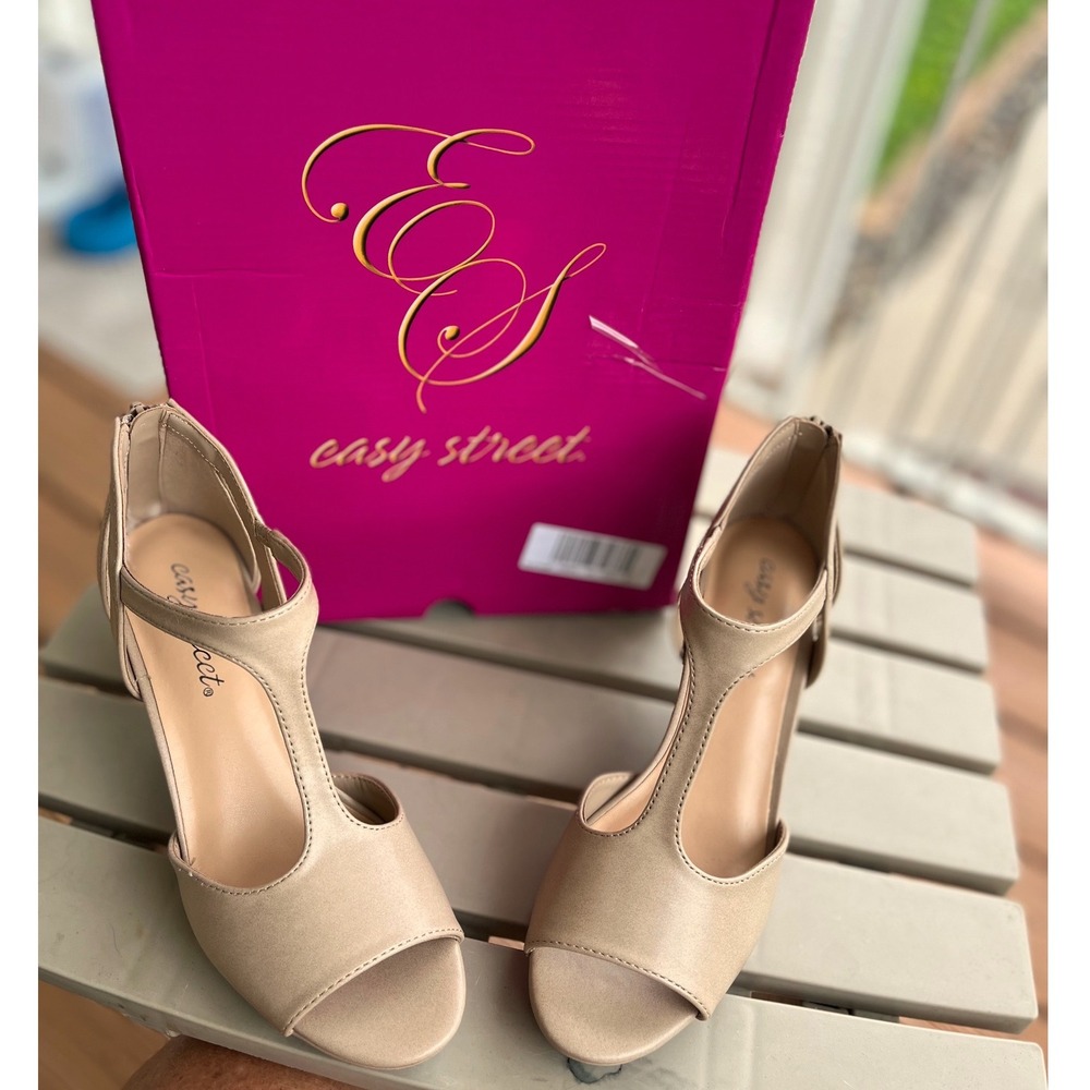 Easy Street Womens 6.5M Champagne Metallic T-Strap Peep Toe Block Heel Sandals
